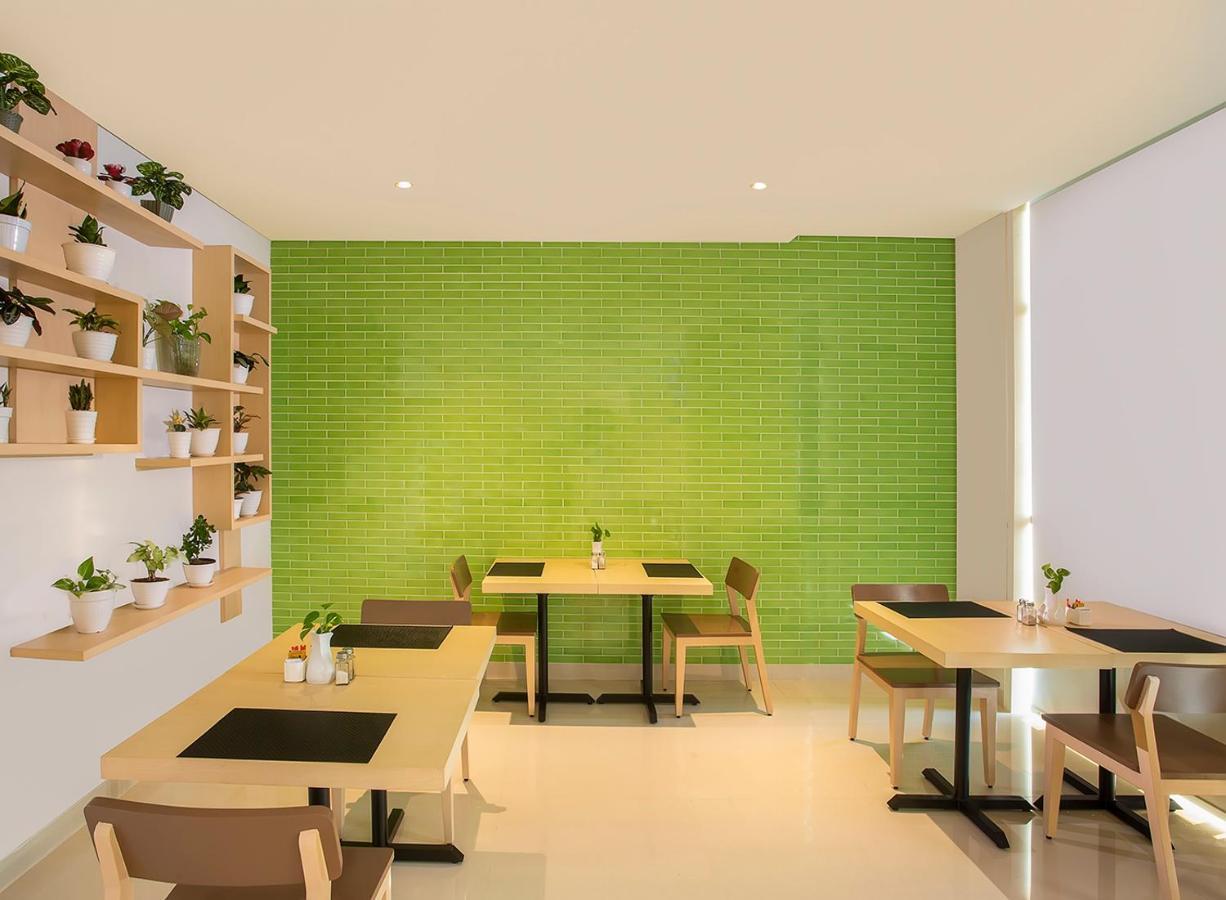 Zest Parang Raja Solo By Swiss-Belhotel International Bonorejo Buitenkant foto