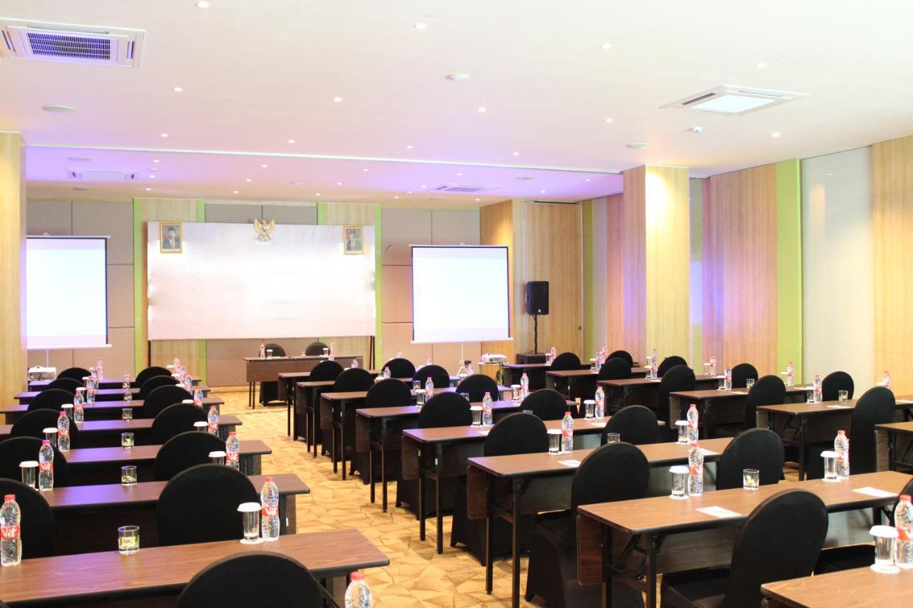 Zest Parang Raja Solo By Swiss-Belhotel International Bonorejo Buitenkant foto